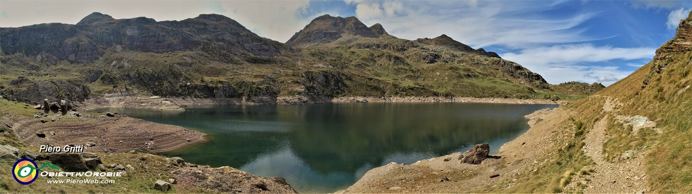 48 Laghi Gemelli dalla riva orientale.jpg